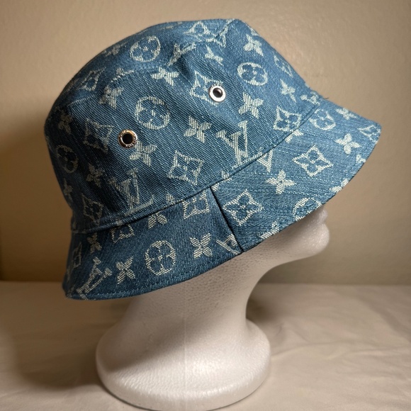 LV Reversible Bucket Hat - Picture 1 of 5